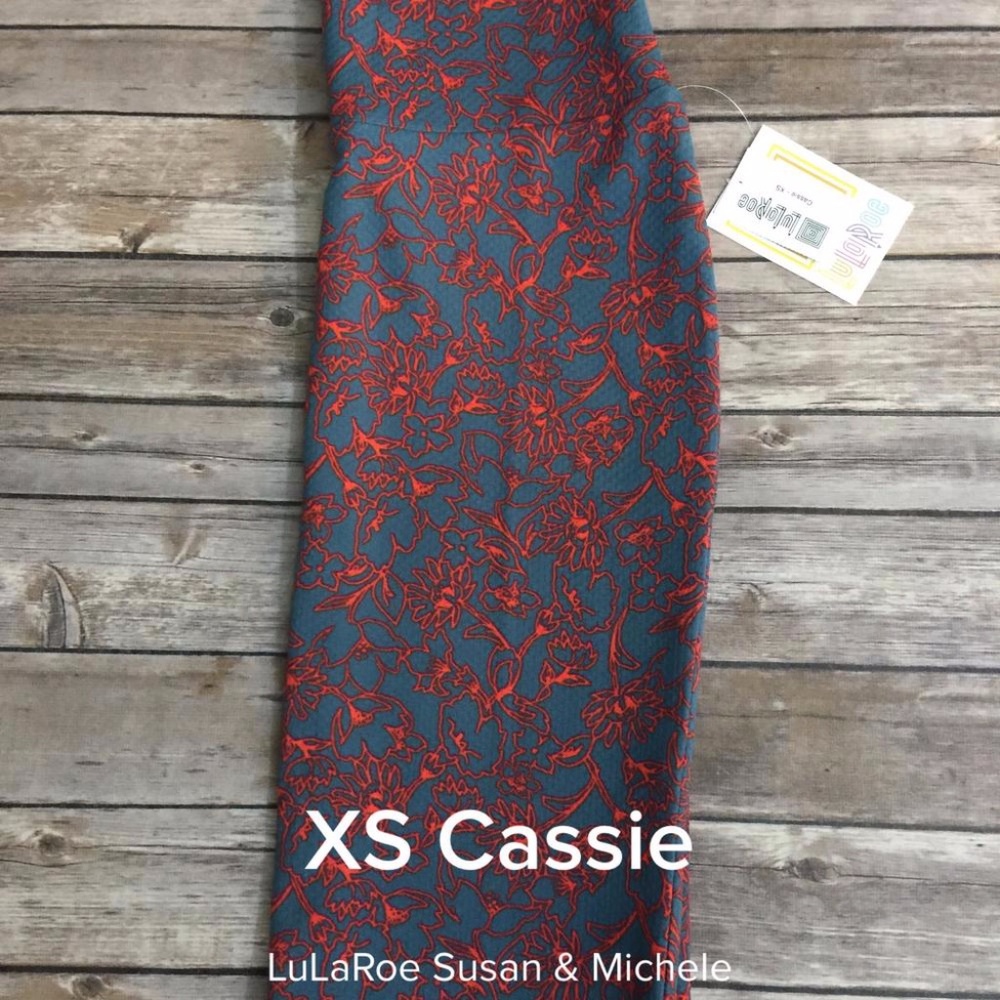 BRAND NEW WITH TAGS; NEVER WORN LULAROE CASSIE SKIRT SIZE XS